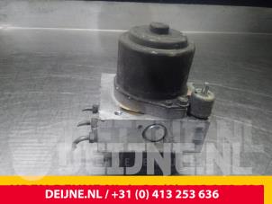 Toyota Hiace ABS Pomp O56765 foto 2