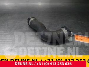 Gebruikte Intercooler Slang Mercedes Vito (447.6) 1.6 111 CDI 16V Prijs € 48,40 Inclusief btw aangeboden door van Deijne Onderdelen Uden B.V.
