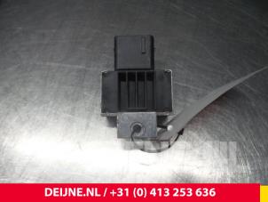 Renault Kangoo Cooling fin relay O57035 photo 2