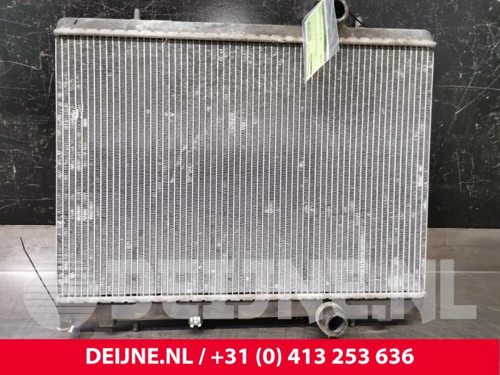 Gebruikte Radiateur Peugeot Partner 1.6 HDI 75 Prijs € 24,20 Inclusief btw aangeboden door van Deijne Onderdelen Uden B.V.