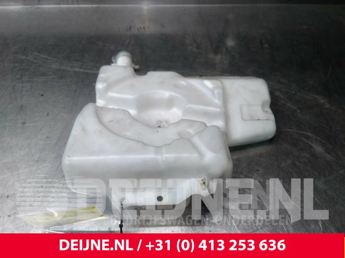 Mitsubishi Canter Scheibensprühertank vorne O57276