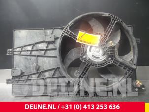Peugeot Bipper Kühlgebläsegehäuse O57302 foto 3