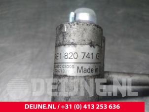 Volkswagen Transporter Klima Leitung O57334 foto 2