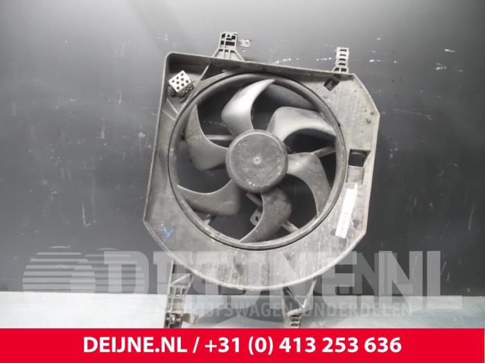 Nissan Primastar Kühlgebläse O57528