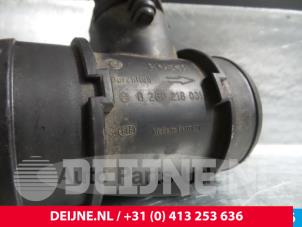 Opel Corsa Luchtmassameter O57686 foto 2