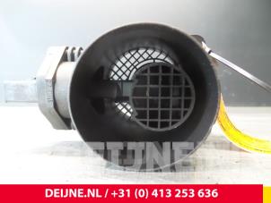 Volkswagen Golf Luchtmassameter O57721 foto 2