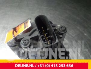 Volkswagen Caddy Luchtmassameter O57726 foto 3