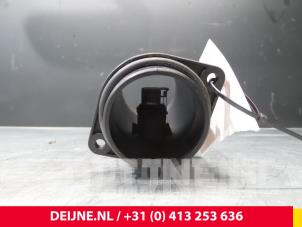 Nissan Kubistar Luchtmassameter O57762 foto 2