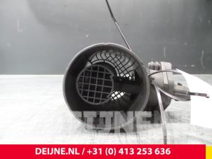 Opel Corsa Luchthoeveelheidsmeter O57889 foto 2
