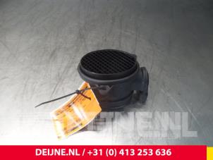 Gebruikte Luchthoeveelheidsmeter Peugeot 207/207+ (WA/WC/WM) 1.6 HDi 16V Prijs € 25,00 Margeregeling aangeboden door van Deijne Onderdelen Uden B.V.