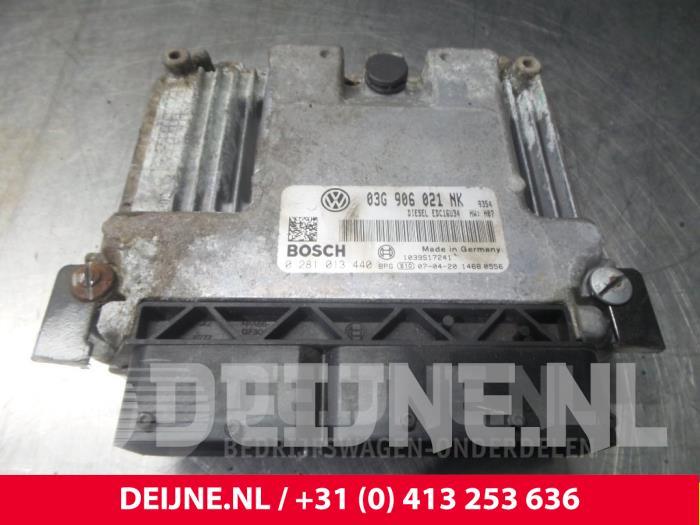 Volkswagen Passat Engine management computer O58407