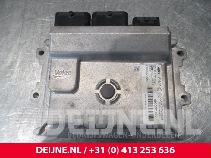 Peugeot 208 Engine management computer O58518
