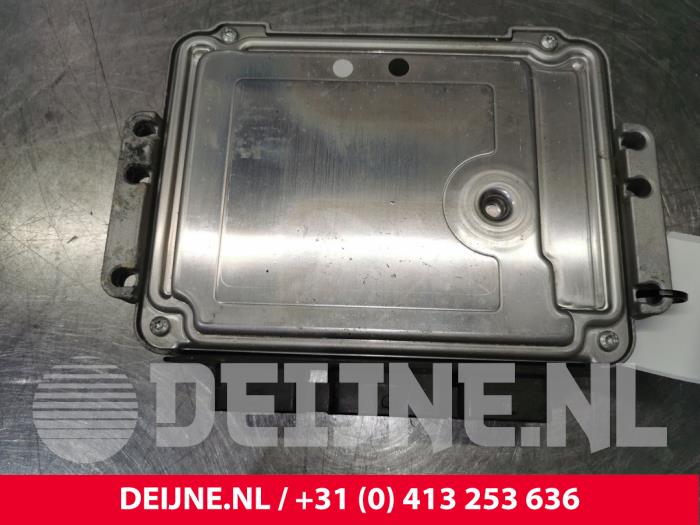 Peugeot 307 Engine management computer O58533