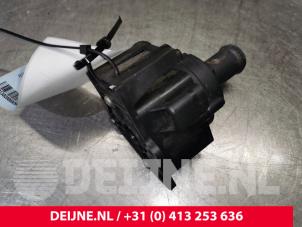 Audi A4 Zusätzliche Wasserpumpe O59112 foto 3