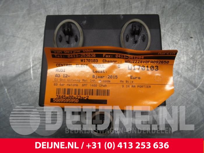 Gebruikte Central electronic module Audi A3 Sportback (8VA/8VF) 1.4 16V g-tron Prijs € 30,00 Margeregeling aangeboden door van Deijne Onderdelen Uden B.V.