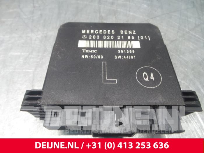Gebruikte Central electronic module Mercedes C (W203) 1.8 C-200K 16V Prijs € 30,00 Margeregeling aangeboden door van Deijne Onderdelen Uden B.V.
