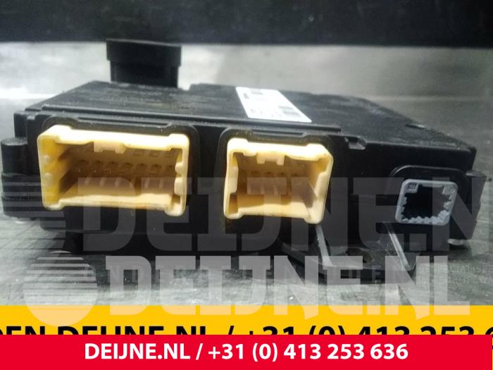 Gebruikte Bodycontrol Module Renault Master III (FV) 2.3 dCi 145 16V FWD Prijs € 30,25 Inclusief btw aangeboden door van Deijne Onderdelen Uden B.V.
