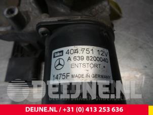 Mercedes Viano Ruitenwissermotor voor O59370 foto 3