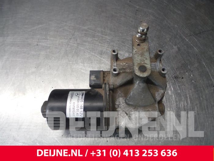 Mercedes Vito Ruitenwissermotor voor O59381