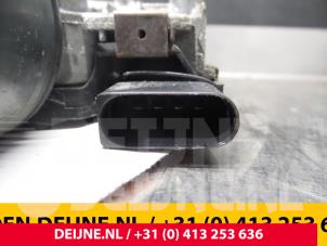 Volkswagen Caddy Scheibenwischermotor vorne O59461 foto 3
