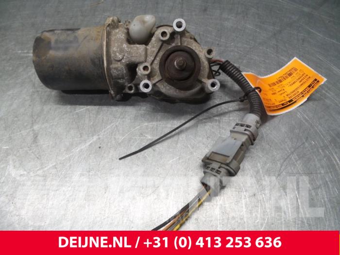 Nissan Interstar Scheibenwischermotor vorne O59499