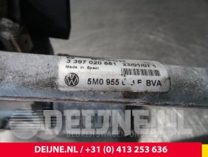 Volkswagen Golf Plus Wiper motor + mechanism O60023 photo 4