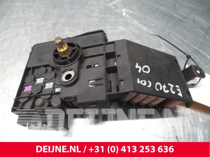 Mercedes E-Klasse Zekeringkast O60207