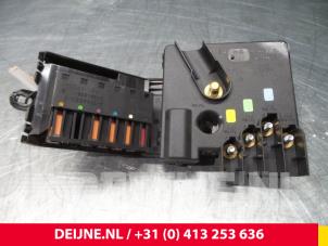 Mercedes E-Klasse Fuse box O60207 photo 2