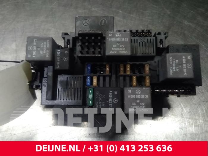 Mercedes C-Klasse Fuse box O60219