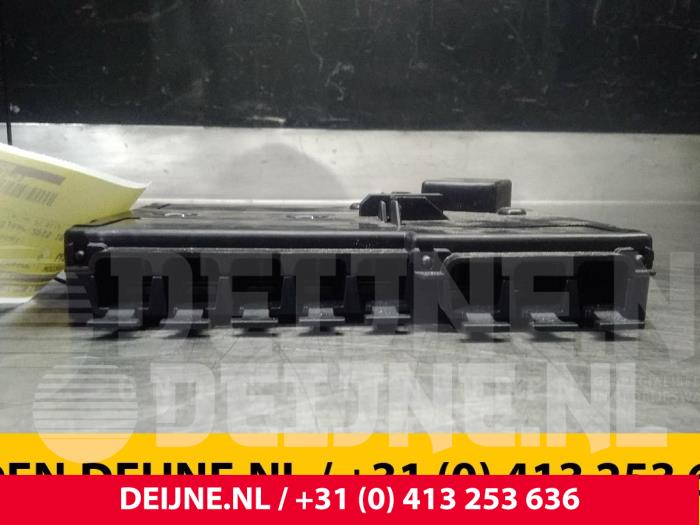 Mercedes C-Klasse Fuse box O60221