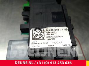 Mercedes Vito Zekeringkast O60228 foto 4