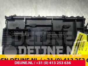 Mercedes Vito Zekeringkast O60240 foto 2