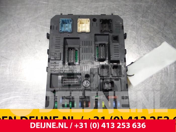 Peugeot Partner Fuse box O60279