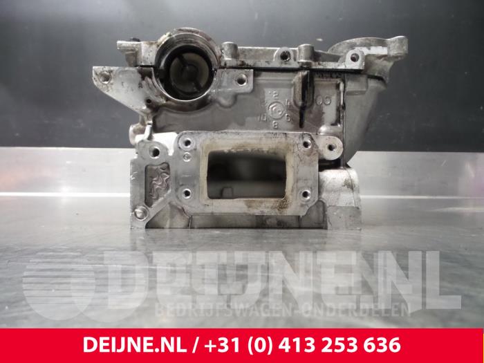 Cilinderkop van een Peugeot Partner Tepee (7A/B/C/D/E/F/G/J/P/S) 1.6 HDI 75 2010