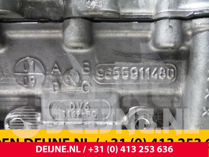 Cilinderkop van een Peugeot Partner Tepee (7A/B/C/D/E/F/G/J/P/S) 1.6 HDI 75 2010