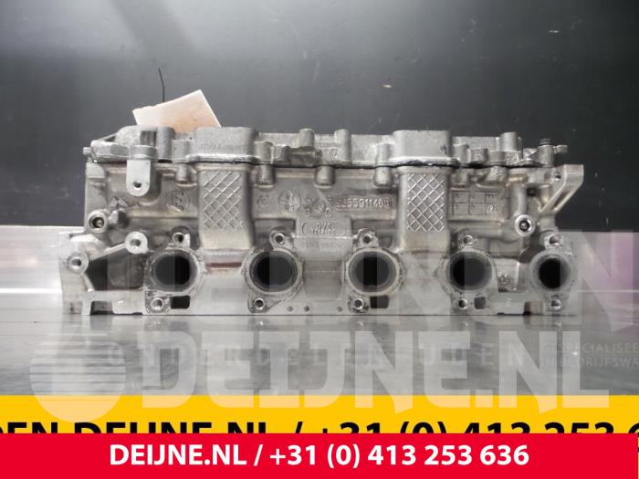 Cilinderkop van een Peugeot Partner Tepee (7A/B/C/D/E/F/G/J/P/S) 1.6 HDI 75 2010