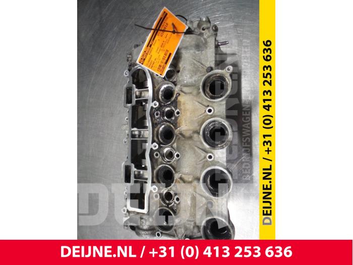 Cilinderkop van een Peugeot Partner Tepee (7A/B/C/D/E/F/G/J/P/S) 1.6 HDI 75 2010