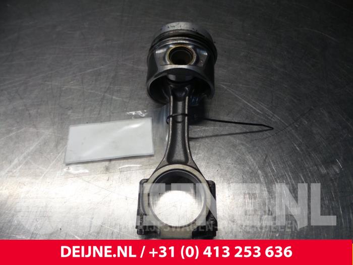 Gebruikte Zuiger Audi A4 Prijs € 145,20 Inclusief btw aangeboden door van Deijne Onderdelen Uden B.V.