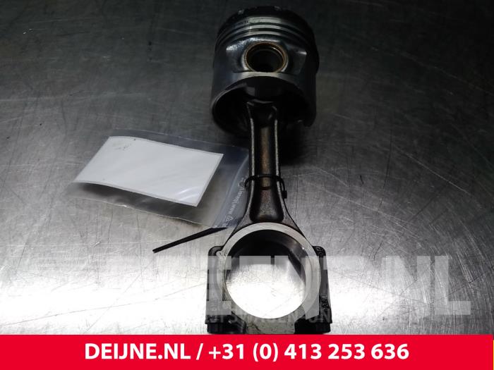 Gebruikte Zuiger Audi A6 Prijs € 80,00 Margeregeling aangeboden door van Deijne Onderdelen Uden B.V.