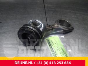 Ford Transit Courier Zuiger O61574 foto 2