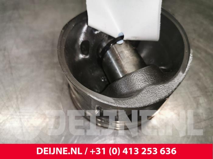 Gebruikte Zuiger Ford Transit Prijs € 84,70 Inclusief btw aangeboden door van Deijne Onderdelen Uden B.V.