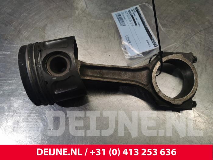 Gebruikte Zuiger Ford Transit Prijs € 211,75 Inclusief btw aangeboden door van Deijne Onderdelen Uden B.V.