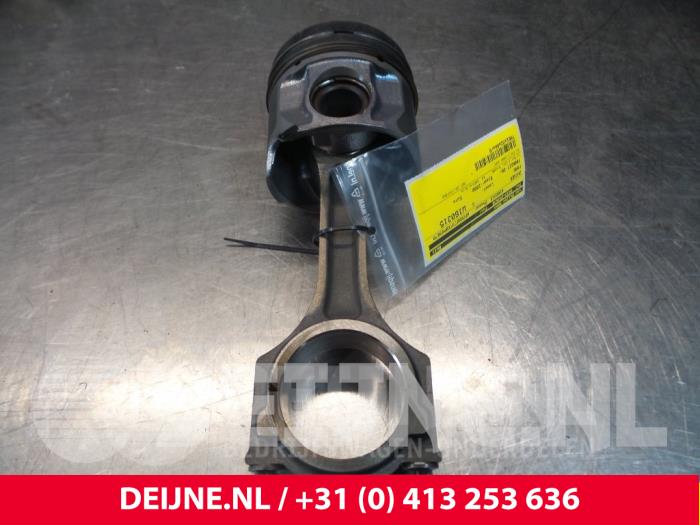 Gebruikte Zuiger Ford Transit Prijs € 60,50 Inclusief btw aangeboden door van Deijne Onderdelen Uden B.V.