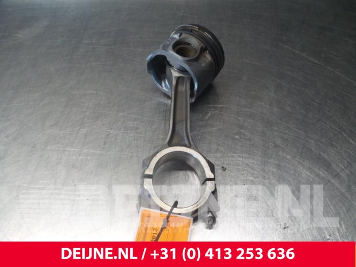 Gebruikte Zuiger Ford Transit Prijs € 60,50 Inclusief btw aangeboden door van Deijne Onderdelen Uden B.V.