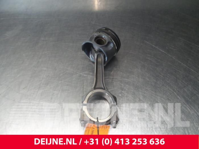 Gebruikte Zuiger Ford Transit Prijs € 60,50 Inclusief btw aangeboden door van Deijne Onderdelen Uden B.V.