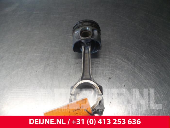 Gebruikte Zuiger Ford Transit Prijs € 60,50 Inclusief btw aangeboden door van Deijne Onderdelen Uden B.V.
