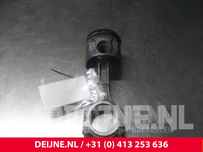 Gebruikte Zuiger Ford Transit Prijs € 60,50 Inclusief btw aangeboden door van Deijne Onderdelen Uden B.V.