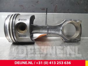 Gebruikte Zuiger Mercedes Sprinter Prijs € 60,50 Inclusief btw aangeboden door van Deijne Onderdelen Uden B.V.