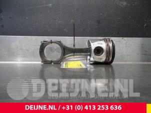 Gebruikte Zuiger Mercedes Vito Prijs € 60,50 Inclusief btw aangeboden door van Deijne Onderdelen Uden B.V.