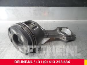 Gebruikte Zuiger Mercedes Sprinter Prijs € 60,50 Inclusief btw aangeboden door van Deijne Onderdelen Uden B.V.